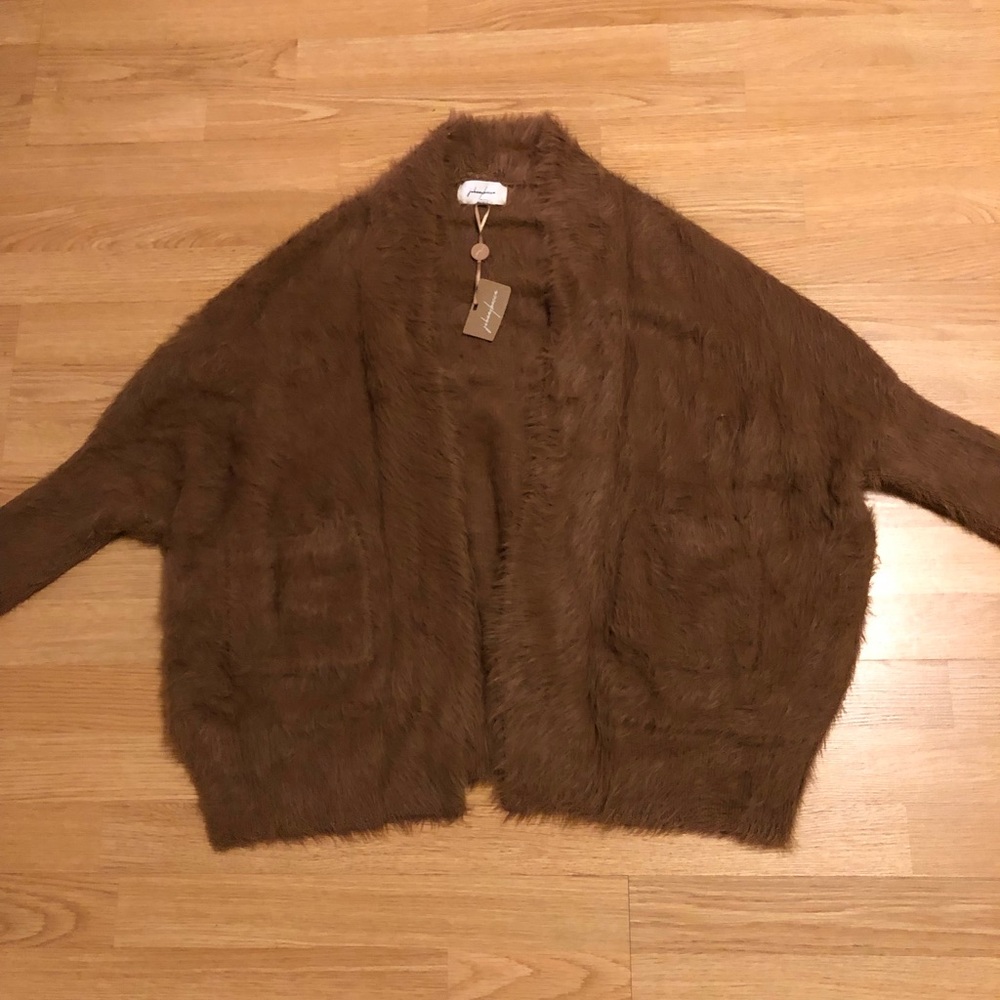 New “Johnnybecca” cardigan size L with tag